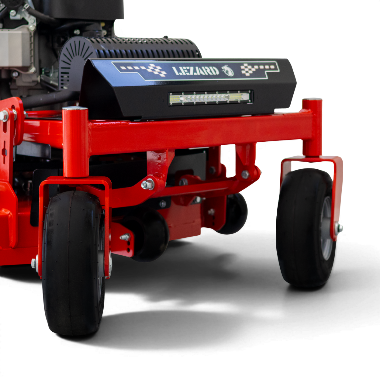 Tondeuse autoportée LEZARD S92 conducteur debout 24CV 92cm Stand On