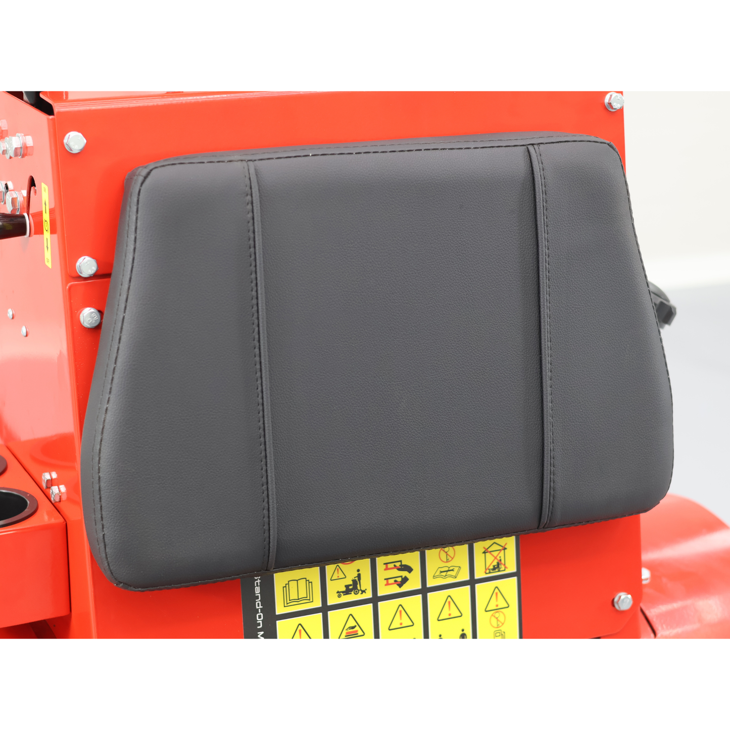 Tondeuse autoportée LEZARD S92 conducteur debout 27 cv Briggs&Stratton 92cm Stand On