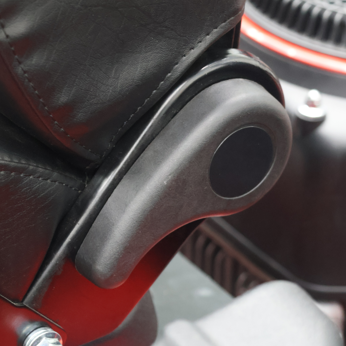 Tracteur tondeuse à rayon de braquage zéro LEZARD Z182PRO 35CV 182 cm zero turn