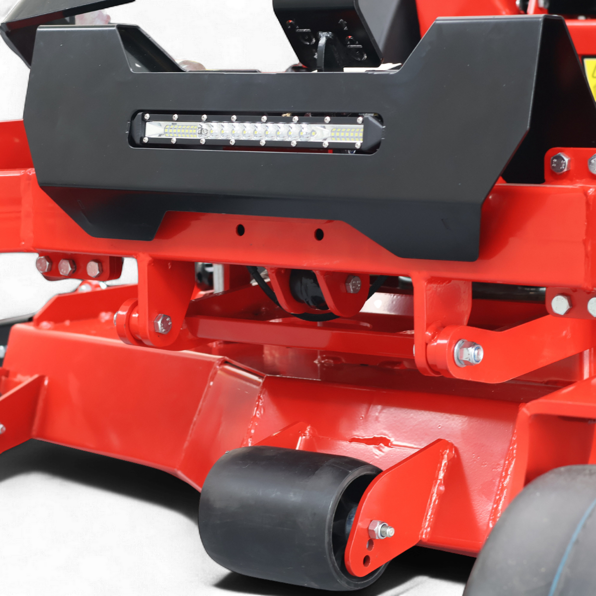 Tracteur tondeuse à rayon de braquage zéro LEZARD Z138PRO 35CV 138 cm zero turn
