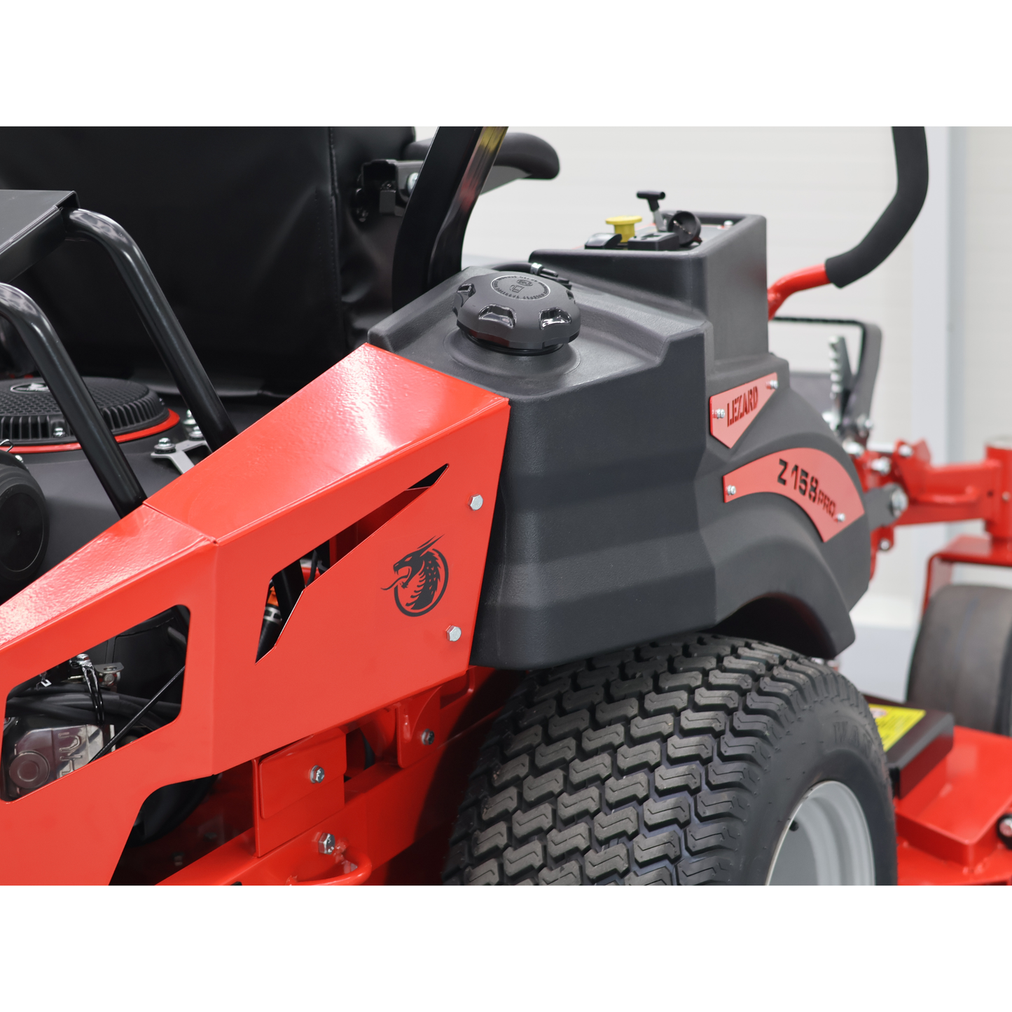 Tracteur tondeuse à rayon de braquage zéro LEZARD Z158PRO 35CV 158 cm zero turn