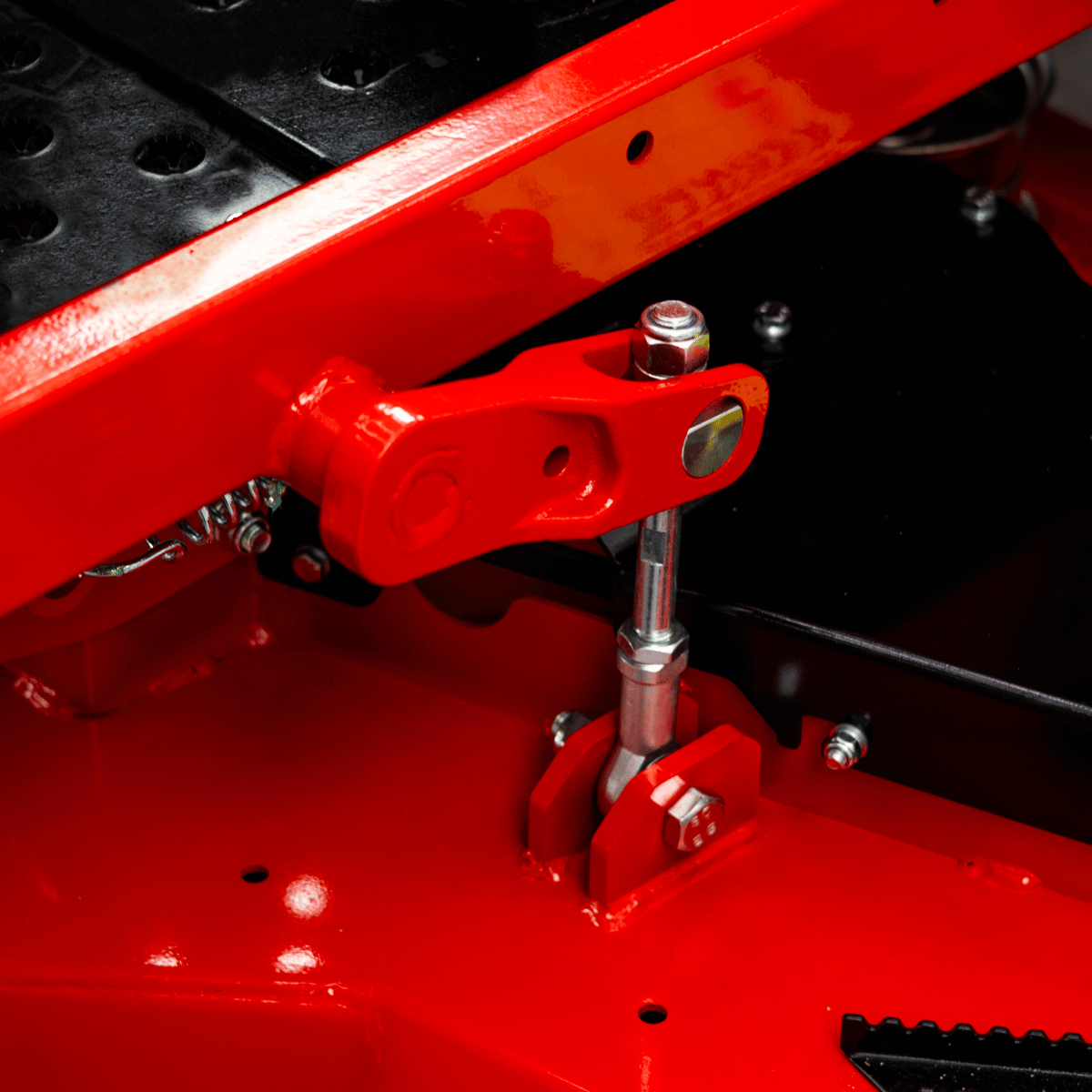 Tracteur tondeuse à rayon de braquage zéro LEZARD Z138PRO 35CV 138 cm zero turn