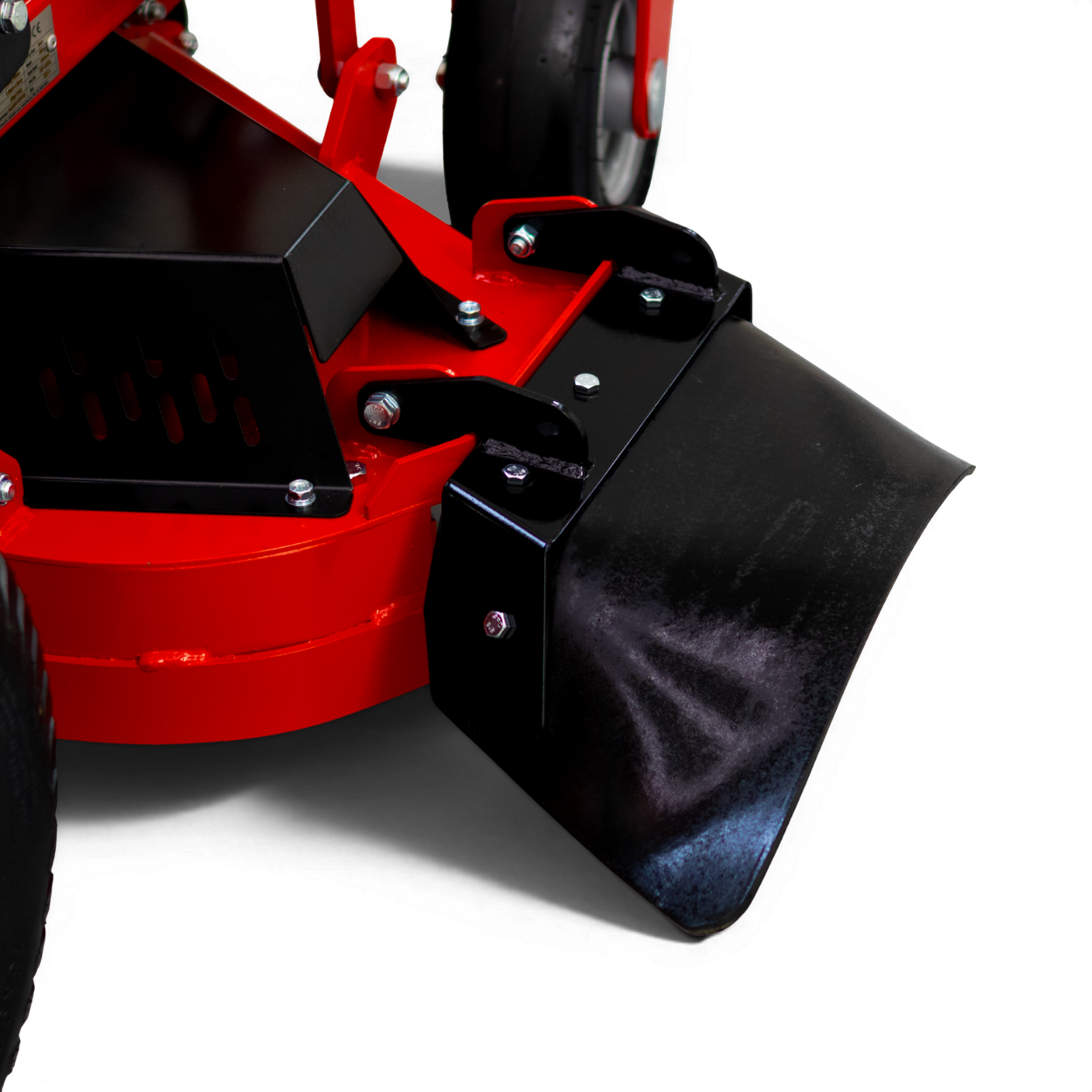 Tondeuse autoportée LEZARD S107 conducteur debout 24CV 107cm Stand On