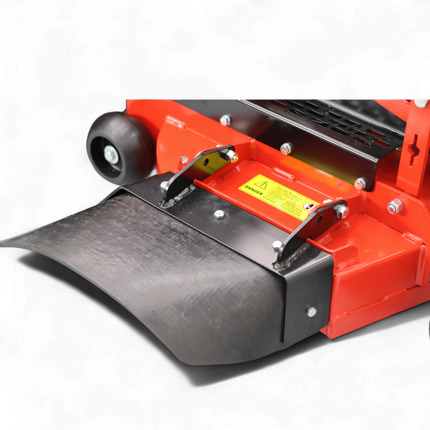 Tondeuse autoportée LEZARD S92 conducteur debout 27 cv Briggs&Stratton 92cm Stand On
