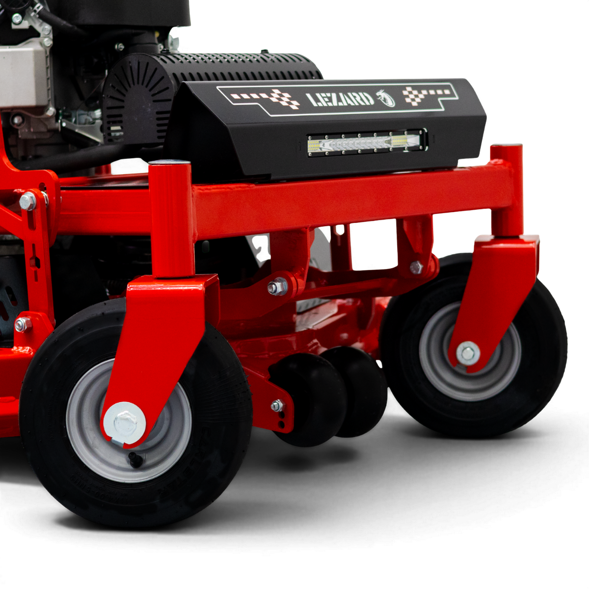 Tondeuse autoportée à conducteur debout LEZARD S127 24CV 127cm Stand On