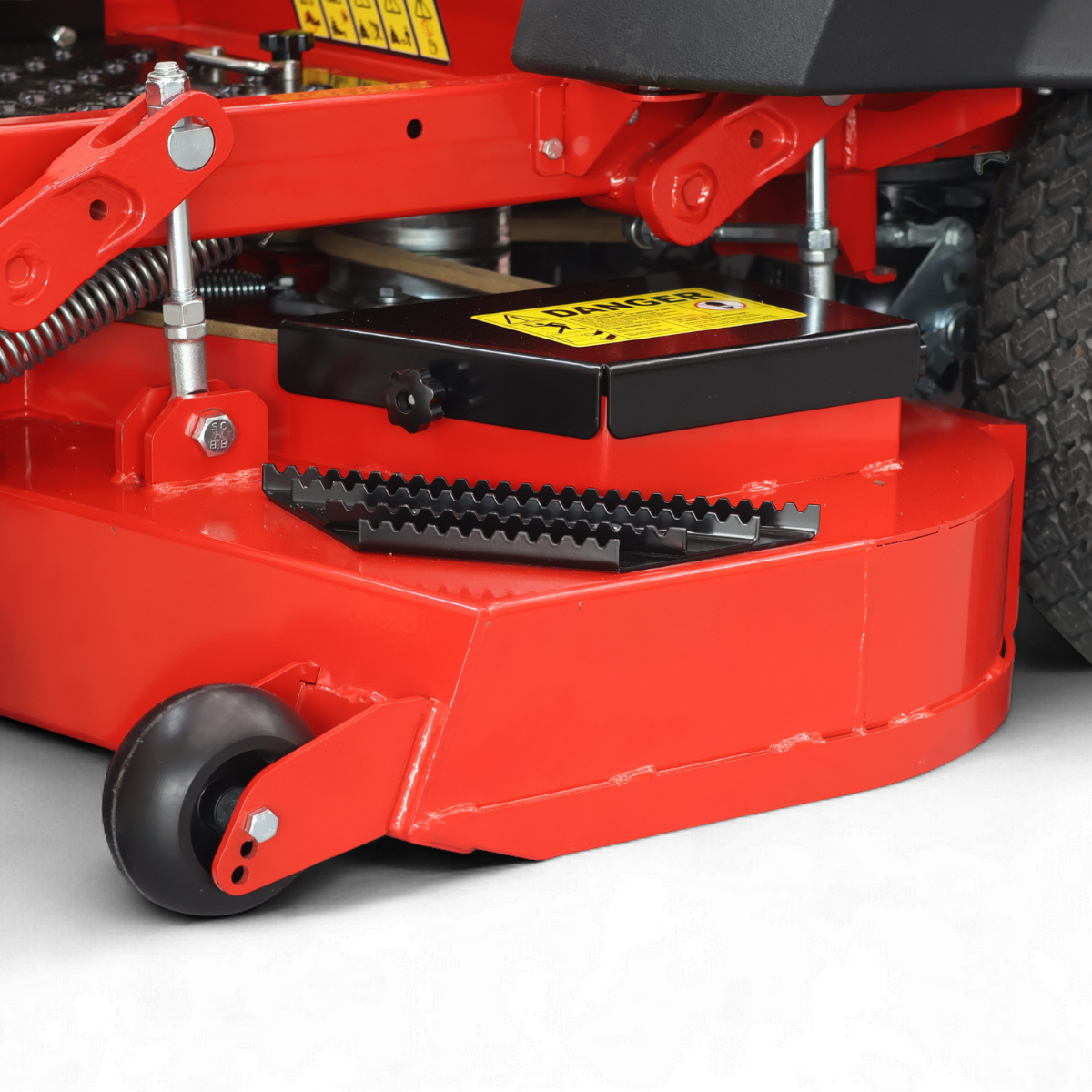 Tracteur tondeuse à rayon de braquage zéro LEZARD Z138PRO 35CV 138 cm zero turn