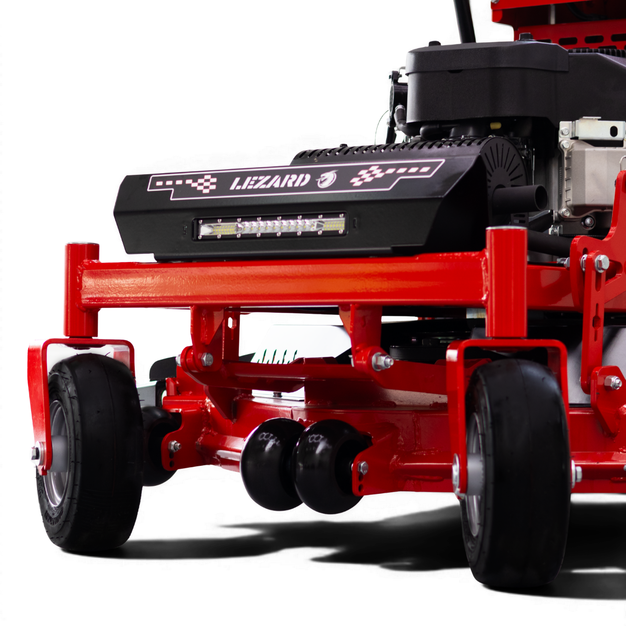 Tondeuse autoportée LEZARD S107 conducteur debout 24CV 107cm Stand On