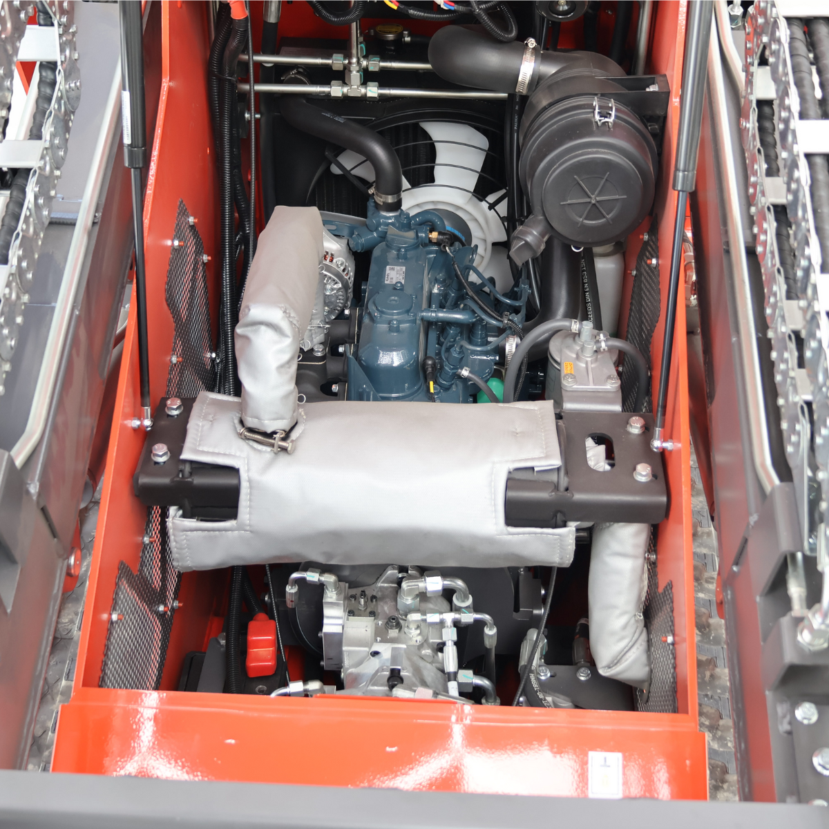 Chargeuse télescopique skid LEZARD KUBOTA DD4T à chenilles porte-outils diesel